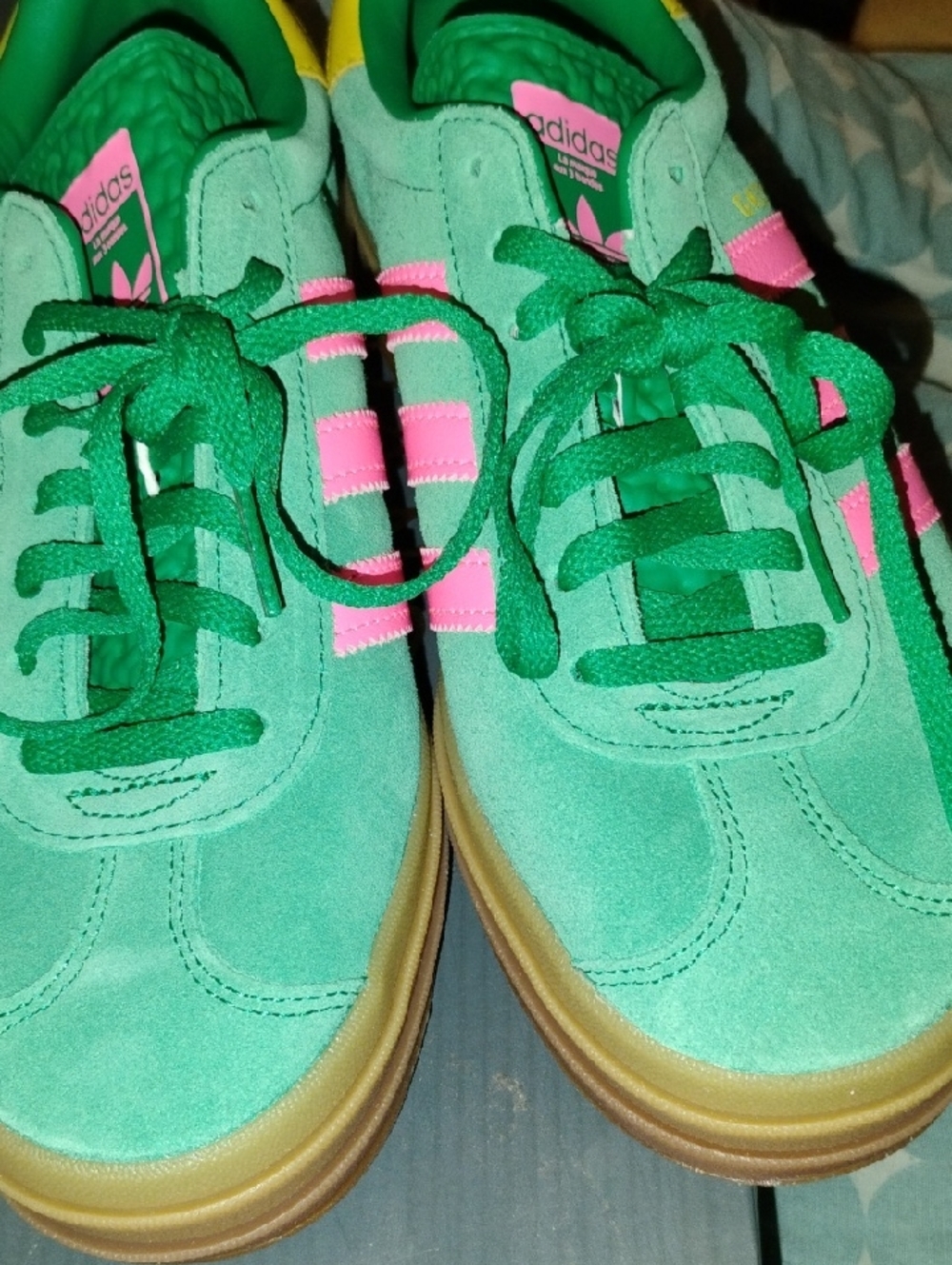 WOMEN'S adidas  Green Suede Sneakers with Pink Stripes NEVER Worn .